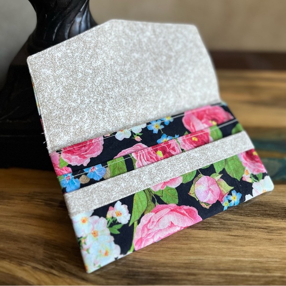 Flower Bouquet Print Cash Envelope/Receipt holder Fabric Handmade Wallet - Picture 3 of 4